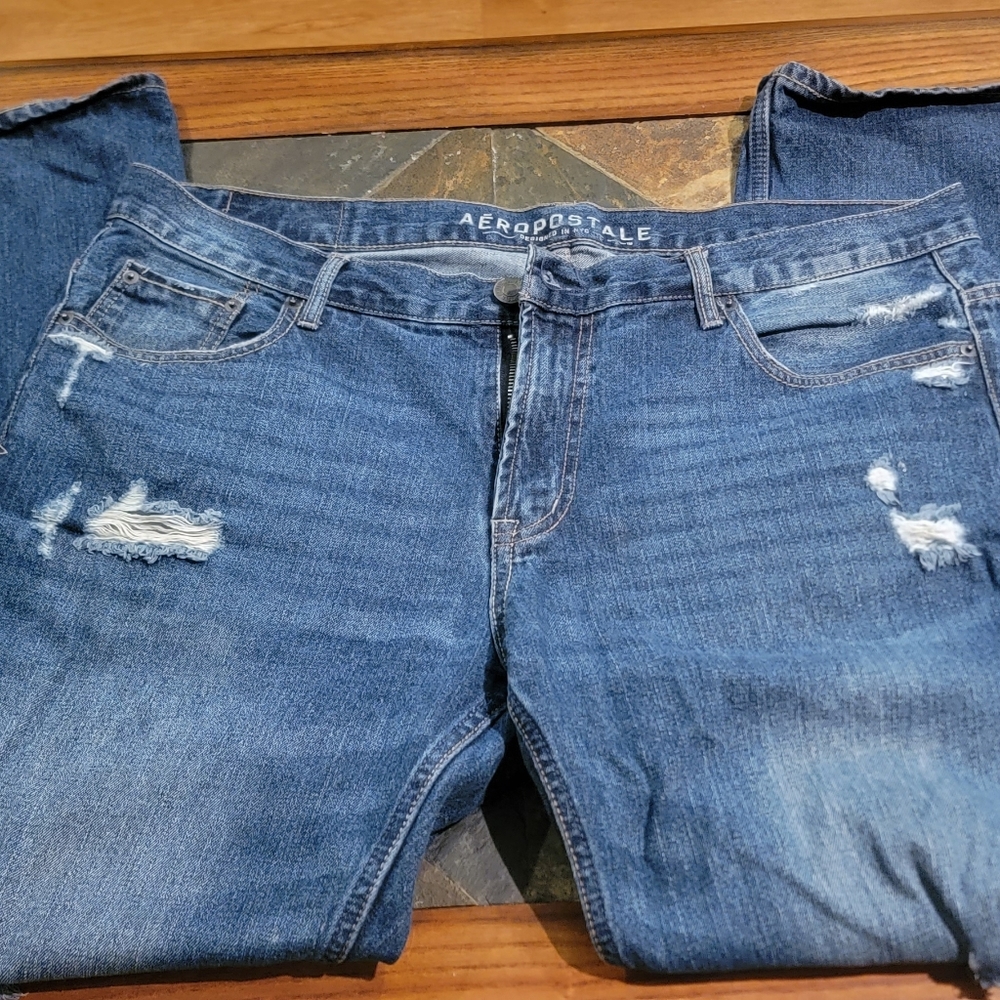 MEN's Aeropostale Straight distressed jeans 38X32